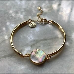 LAST ONE 👆Dainty Mother of Pearl Bracelet